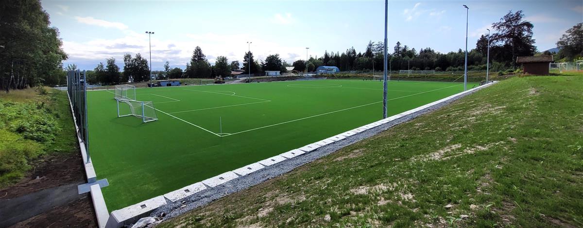 Fotballbane. foto - Klikk for stort bilde