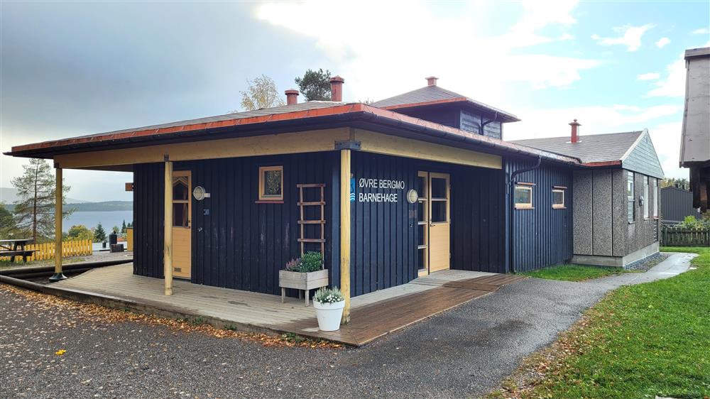 Barnehagebygg sett utenfra. Foto. - Klikk for stort bilde